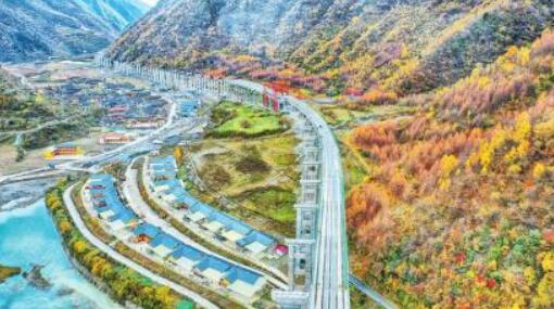 四川日报:奋战九绵高速